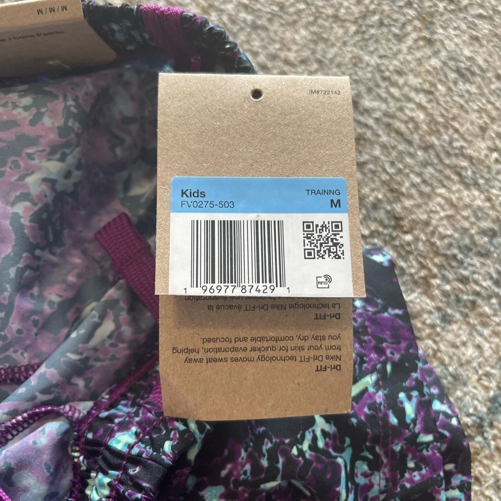 Kids Nike purple shorts, Size M #athletic #running